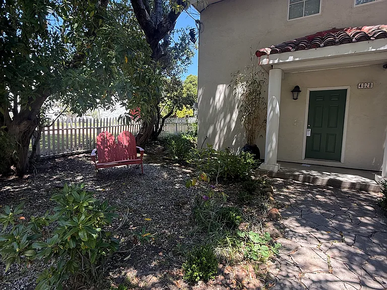 4028 Reinhardt Dr — Photo 2