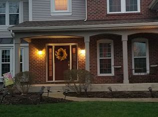 743 Chasewood Dr, South Elgin, IL