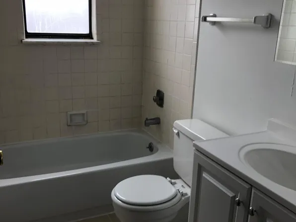 12276 Old Big Bend Rd, Saint Louis, MO 63122