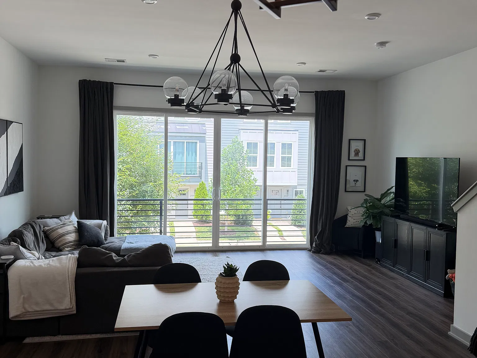 4 bed, 2112 sqft, $3,350 — Photo 1