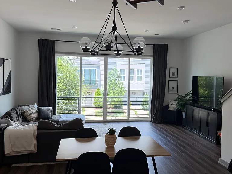 Living room/ Family room