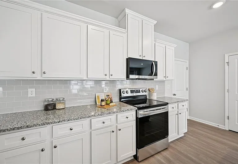 405 Lanier Cir — Photo 12