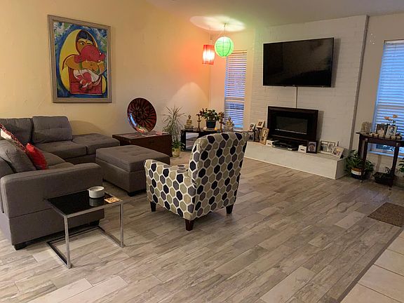3rd image of 2308 Lawnmeadow Dr