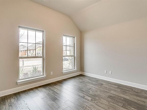 5th image of 543 Harvest Grove Dr