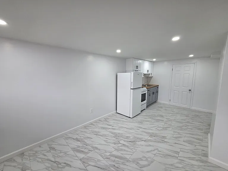 4234 J St — Photo 2