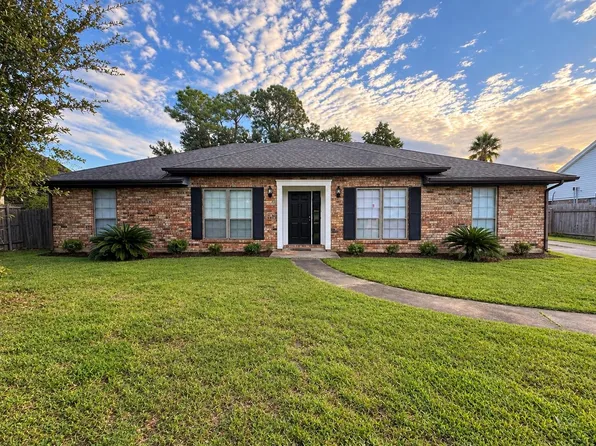 8648 Lamplighter Ln, Port Arthur, TX 77642