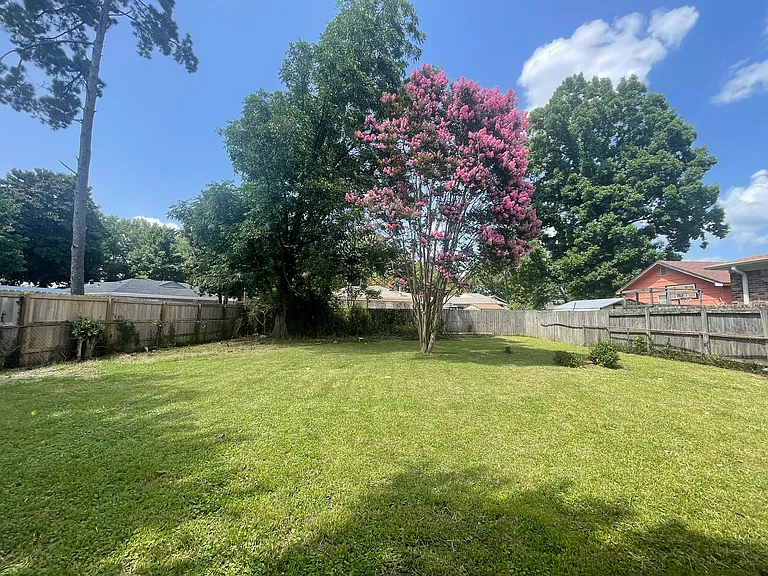 Sunflower Ln — Photo 9