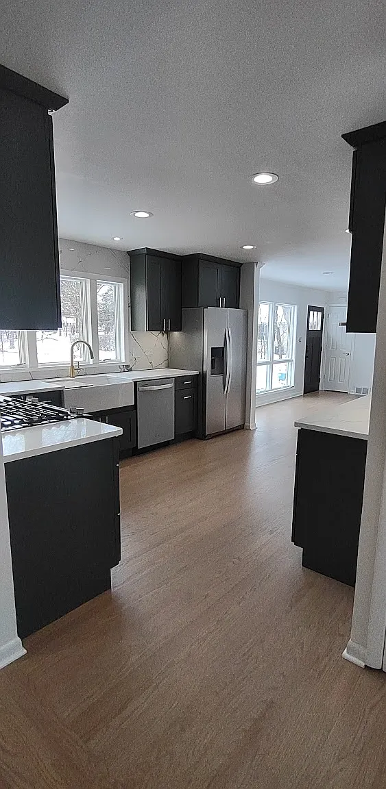 4 bed, 3292 sqft, $4,000 — Photo 3