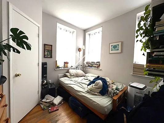 Rented by Yaffa Realty LLC | media 3