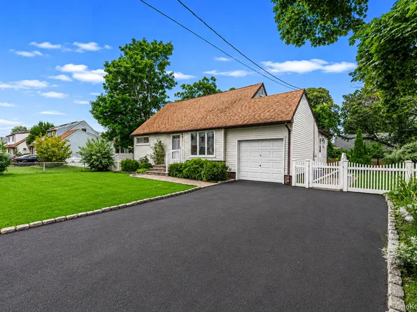 236 36th Street, Lindenhurst, NY 11757