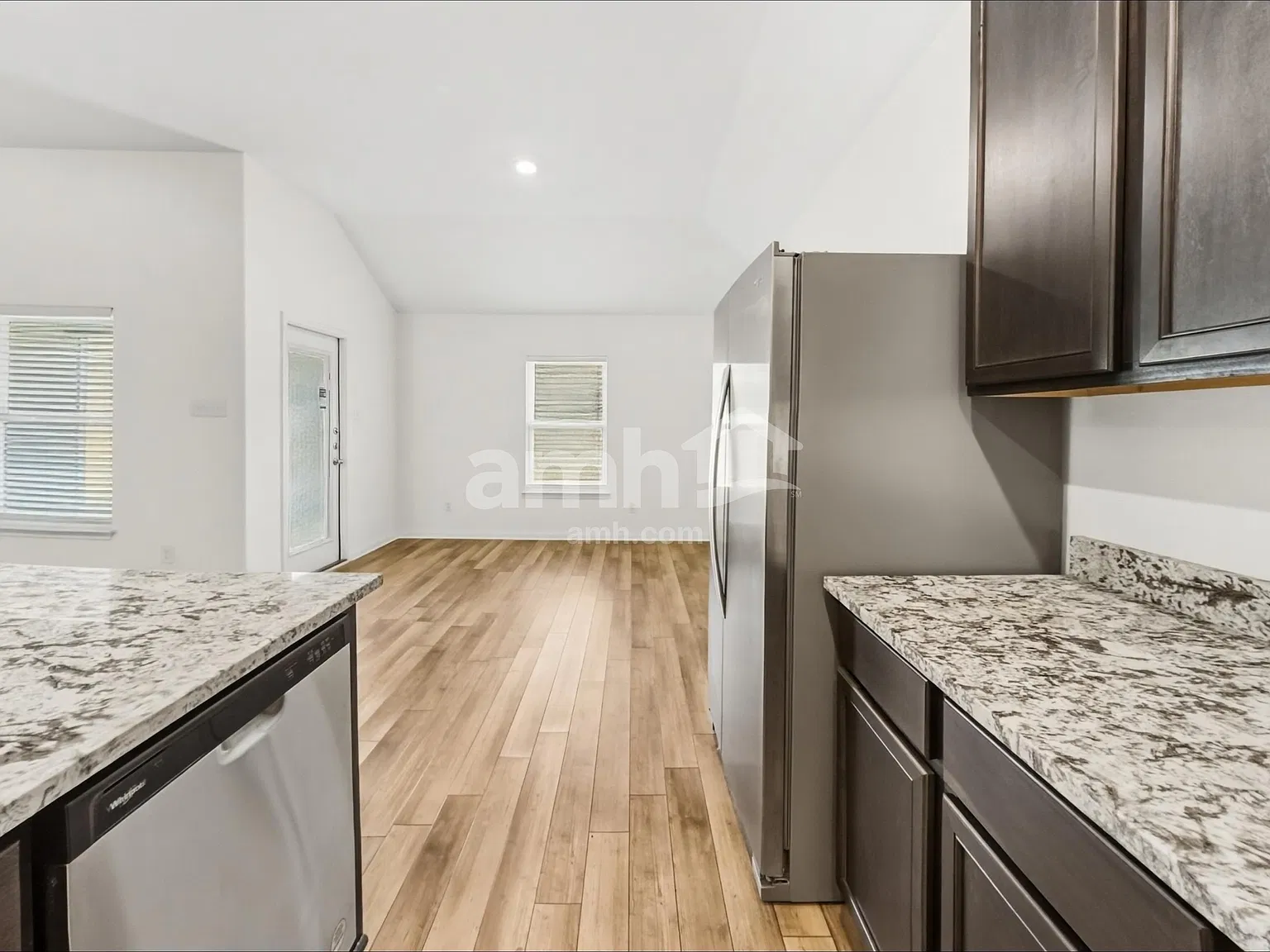 4 bed, 2.0 bath, 1843 sqft, $2,225 — Photo 3