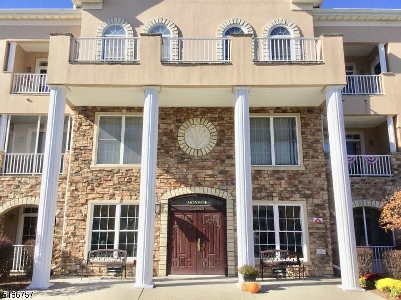 1st image of 100 Cleveland Ln #100