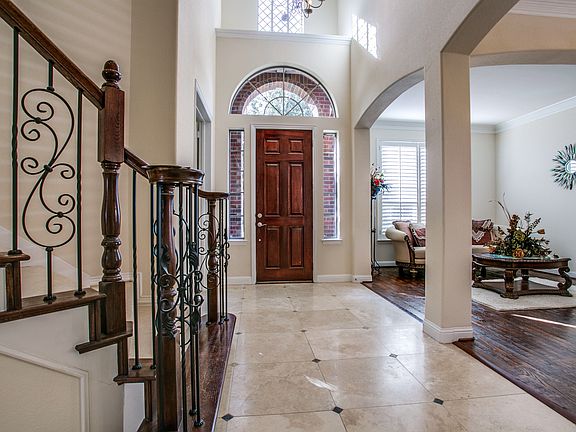 3rd image of 2229 Stanmore Ln