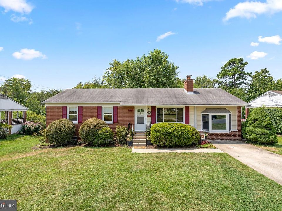 1st image of 10917 Fairchester Dr