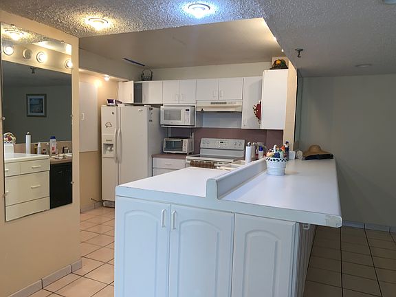 4th image of 1623 Collins Ave APT 212