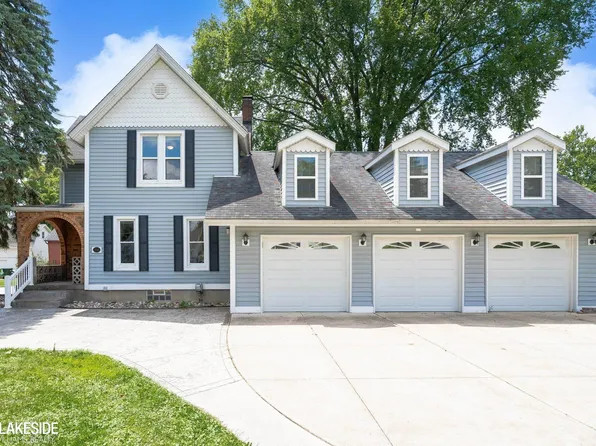 8224 Clinton River Rd, Sterling Heights, MI 48314