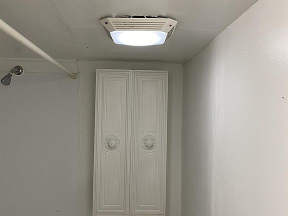 3rd image of 807 S 6th Ave W #10988802