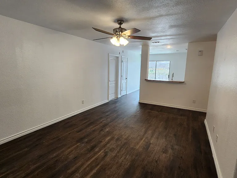 542 Pharis St — Photo 19