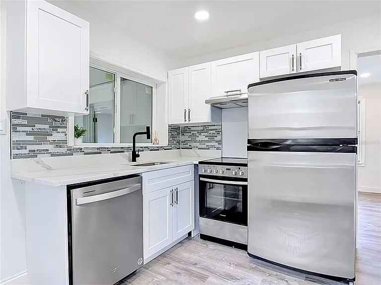 234 N Adams St — Photo 7