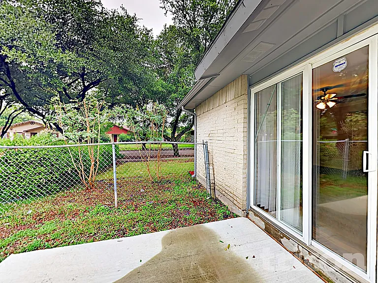 2725 Branch Oaks Dr — Photo 12