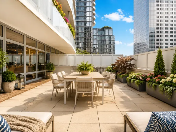 555 West 59th Street image 1 of 14