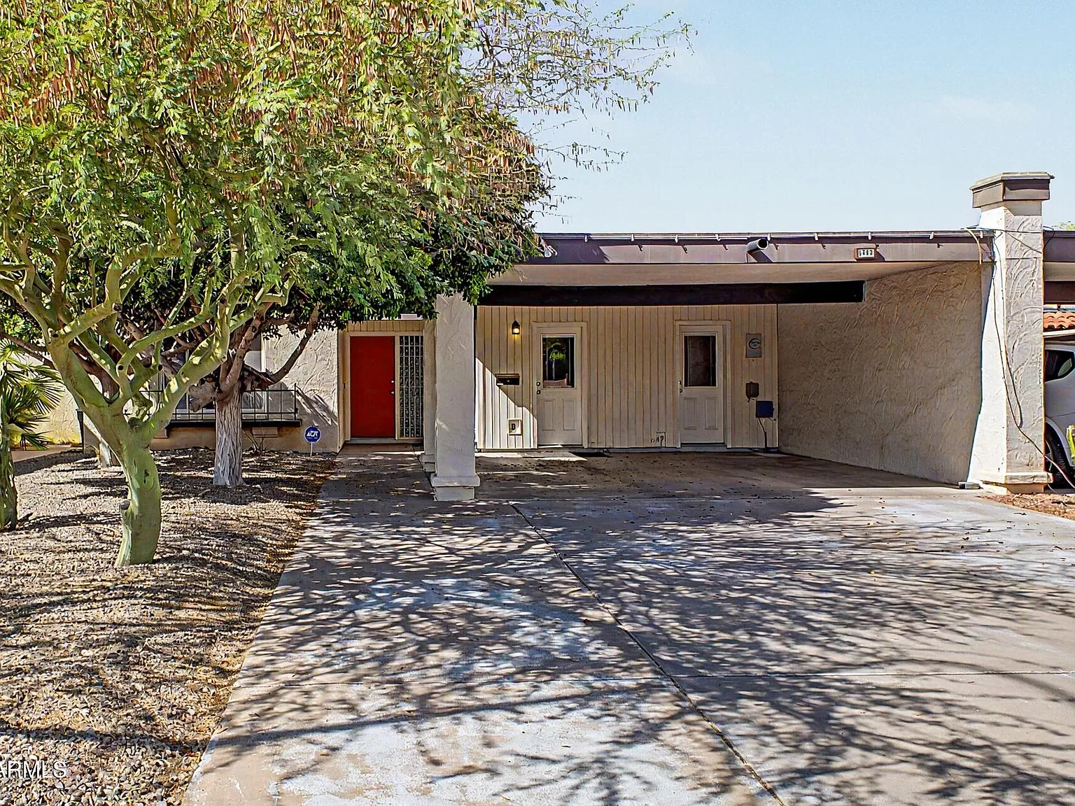 3 bed, 2.0 bath, 1539 sqft, $2,300 — Photo 2