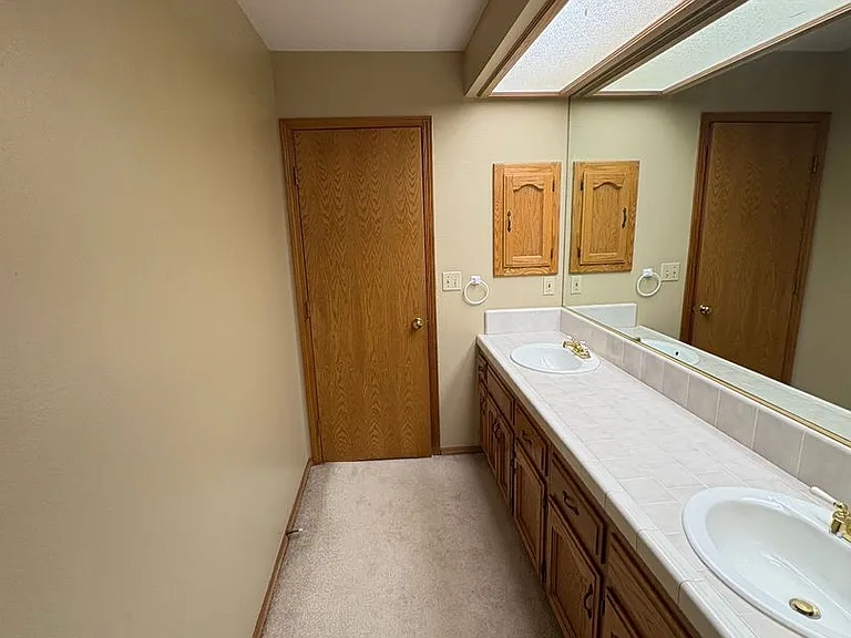 605 E Babcock Ave — Photo 18