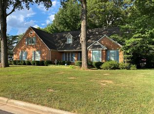 202 Willow Oak Dr, Muscle Shoals, AL 35661