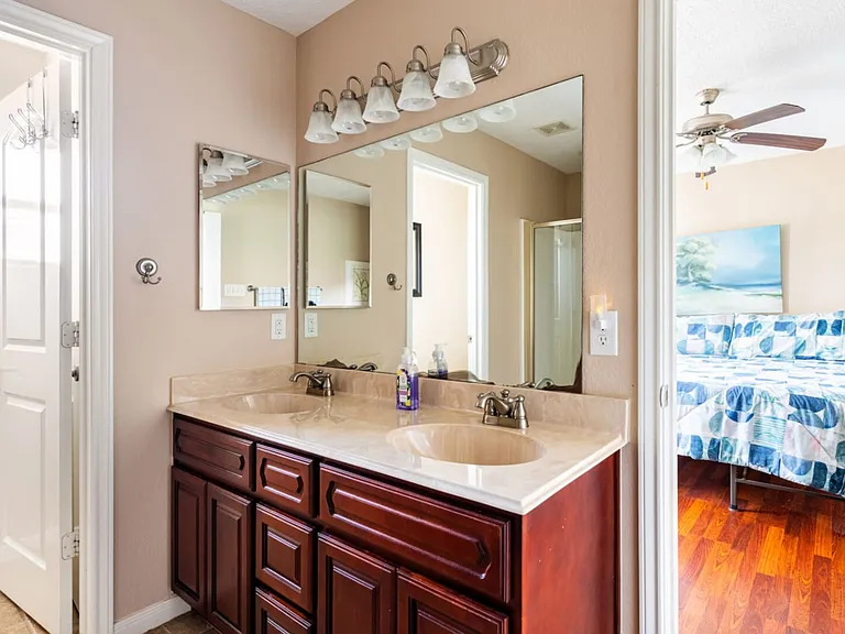 Sandollar Cir — Photo 38