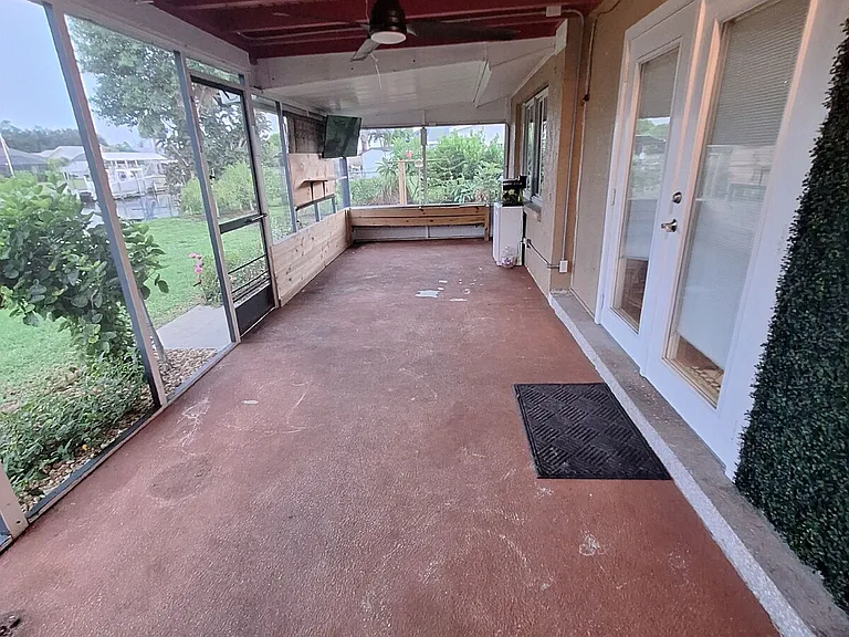 4050 Yucatan Cir — Photo 25