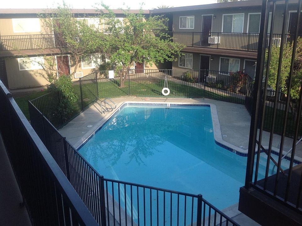 1st image of 1017 H St APT 18