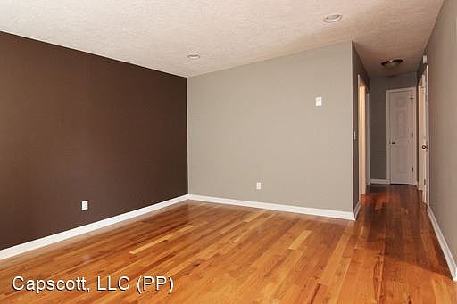 5th image of 817 N Ainsworth St #4440652