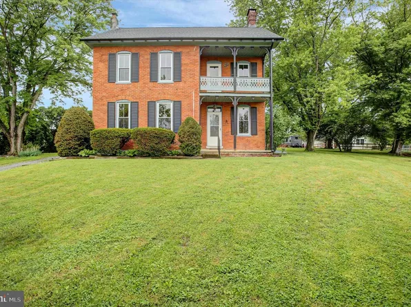 1655 Farm Ln, Greencastle, PA 17225