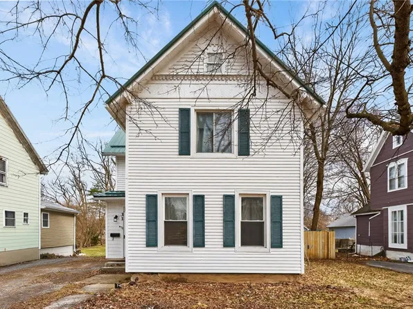 31 Church St, Phelps, NY 14532