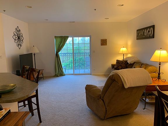 3rd image of 10 N Lake St APT 305