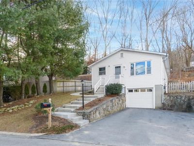 35 Fales St, Cranston, RI, 02920