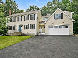 45 Powhattan Dr, Taunton, MA 02780