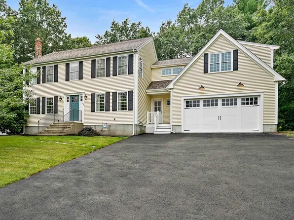 45 Powhattan Dr, Taunton, MA 02780