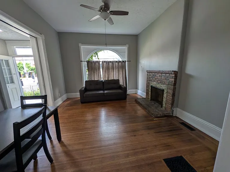 205 W Breckinridge St #1 — Photo 7