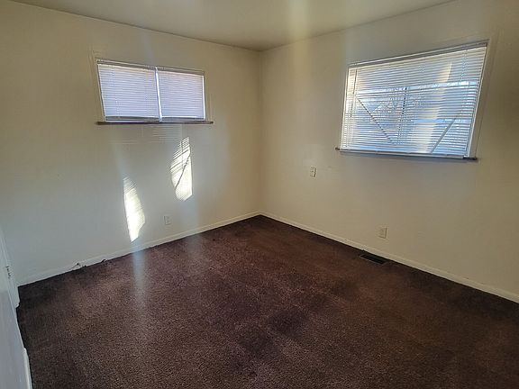 4th image of 4008 N Arlington Ave