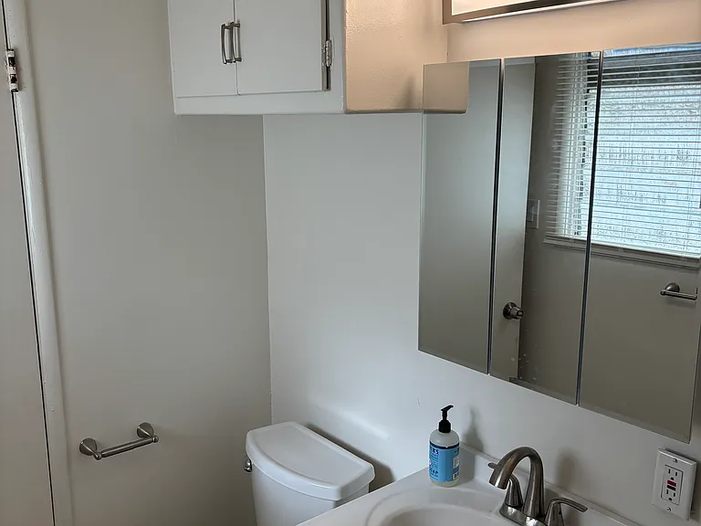 11925 Vanowen St #7 — Photo 9