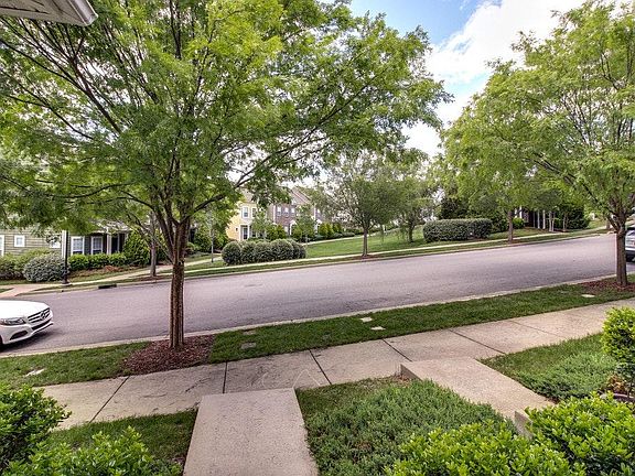 Park/common area right across the street