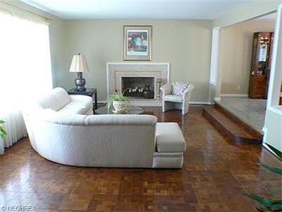 3rd image of 23780 Fairmount Blvd