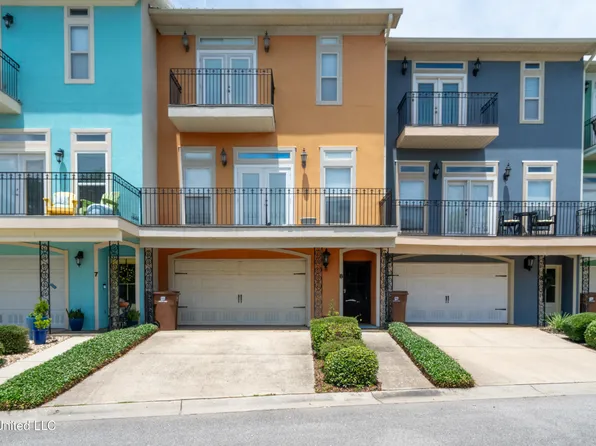 8 Oak Alley Ln, Long Beach, MS 39560