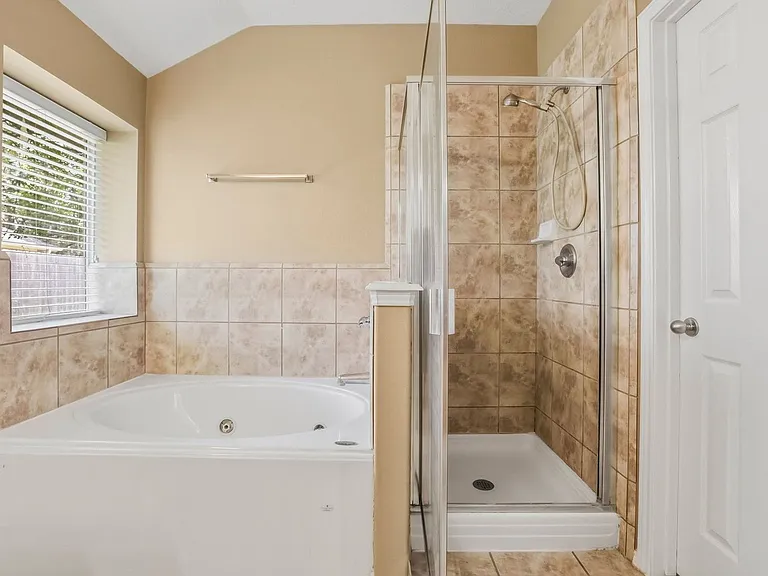9618 Red Rugosa Dr — Photo 24