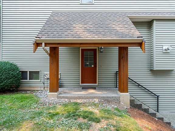 2nd image of 46840 Russell Rd #24