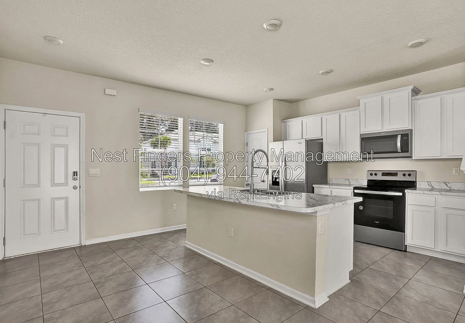 3 bed, 2.5 bath, 1337 sqft, $1,700 — Photo 2