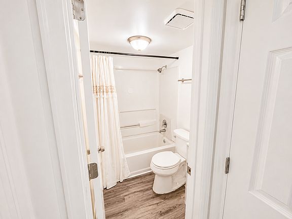 5th image of 1120 S Brockway St #1118