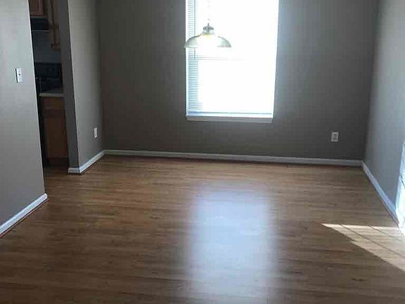3rd image of 11527 Congressional Ln
