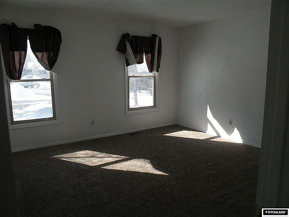 5th image of 1720 Utah Pl